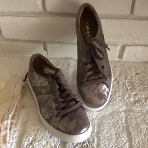 Trask Lindsey Metallic Suede Pewter Sneakers Women’s Size 7
